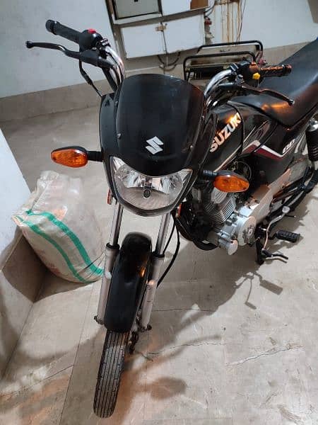 Suzuki GD110cc bick argent for sell engan file ok whatsap03482443153 2