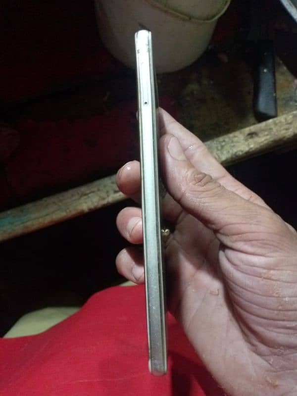 best condition only mbl 2ram 16rom koi falt ni he 03224266573 6