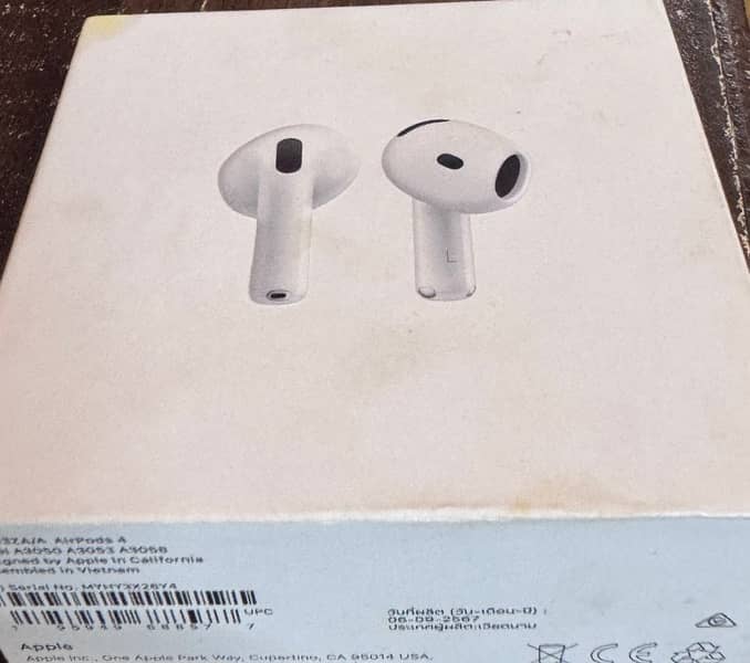 AirPods 4 3