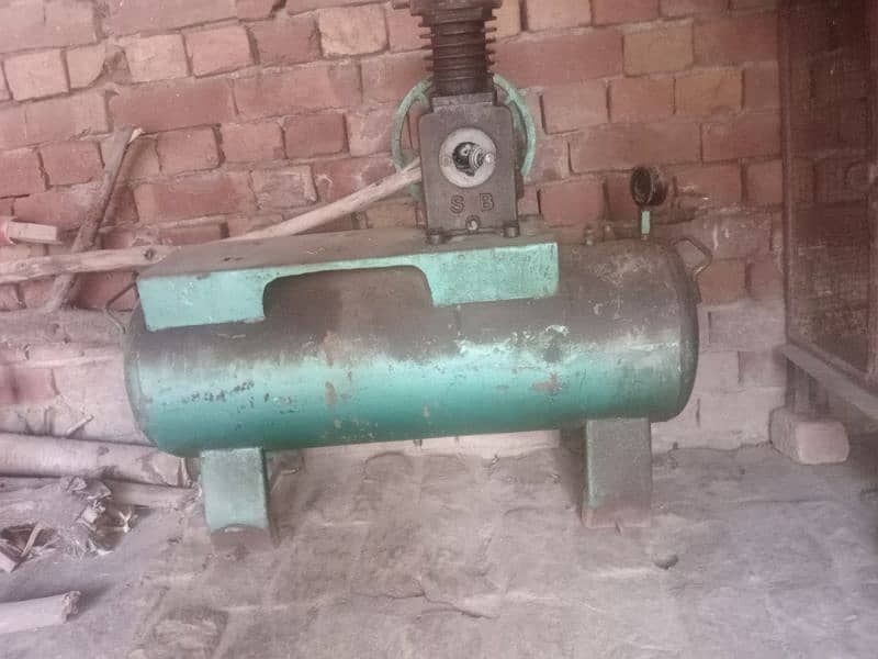 compressor in unassembled condition 0