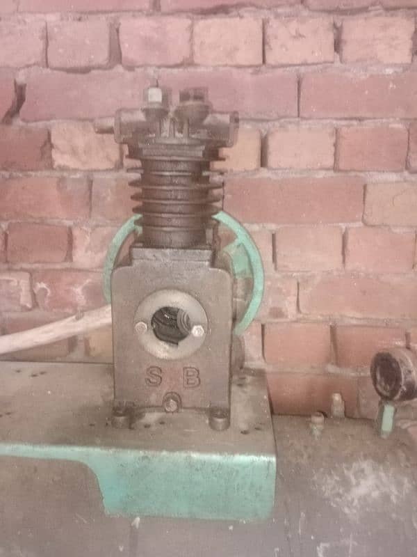 compressor in unassembled condition 1