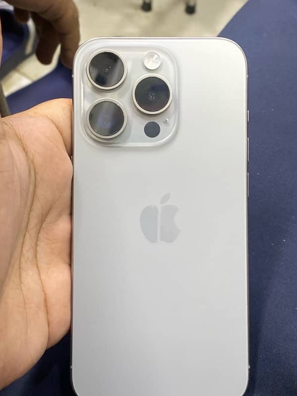 iPhone 15 pro 0