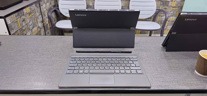 Lenovo Mix 520 Window Tablet Core i5 8th generation 14