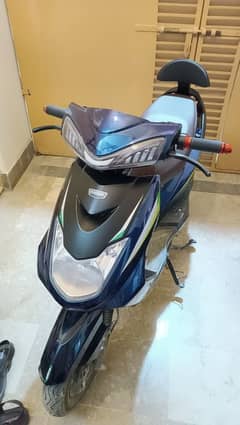 Meeza YJ Electric scooty