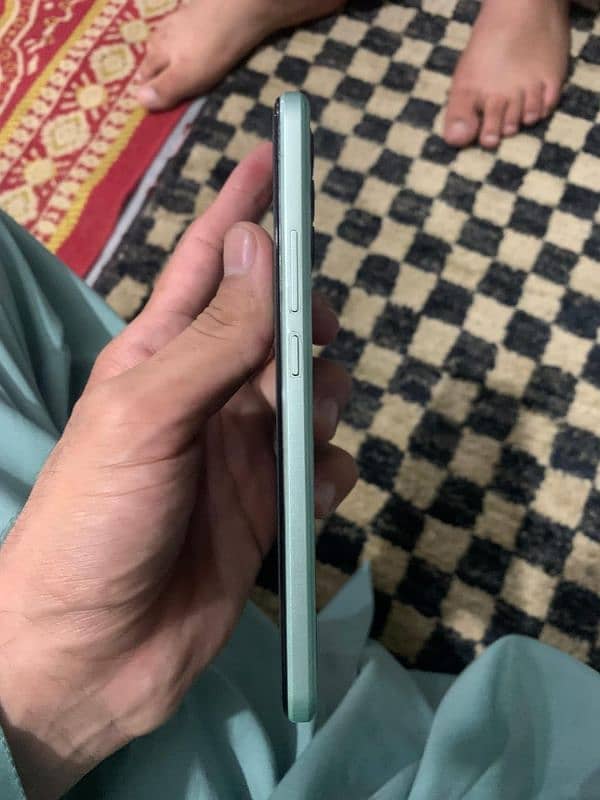 vgo tel new22 4 128  all okay only mobile peshawar sddar 3