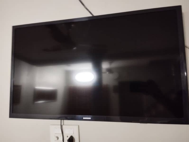 Samsung 32" Led TV 2