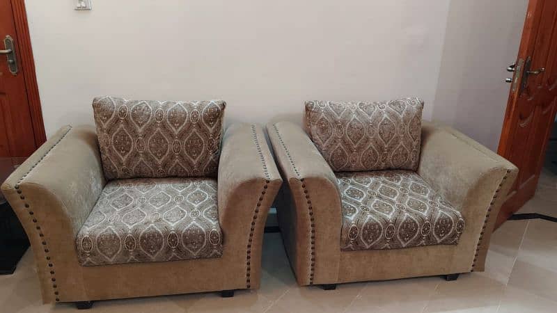 5 seater sofa set for sale. 2