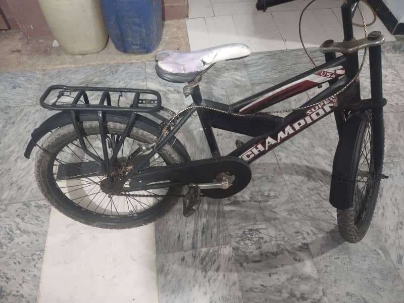 urgent sale baby cycle is number per aapka Karen 03007947808 1