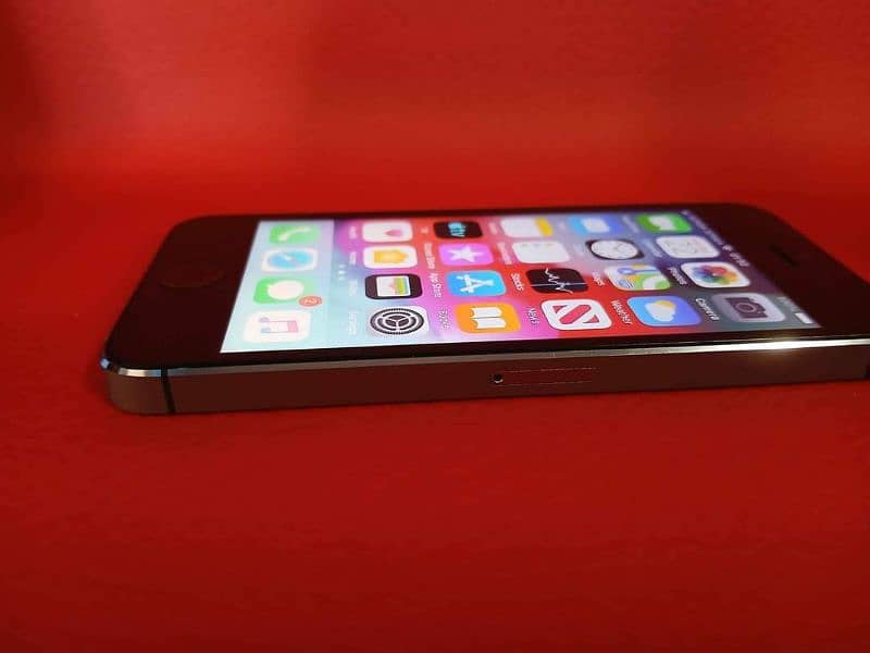 iPhone 5s Stroge 64 GB PTA approved for sale 0348=4580=261 4