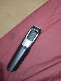 m selling brand new trimmer of Philips company just one week used 0