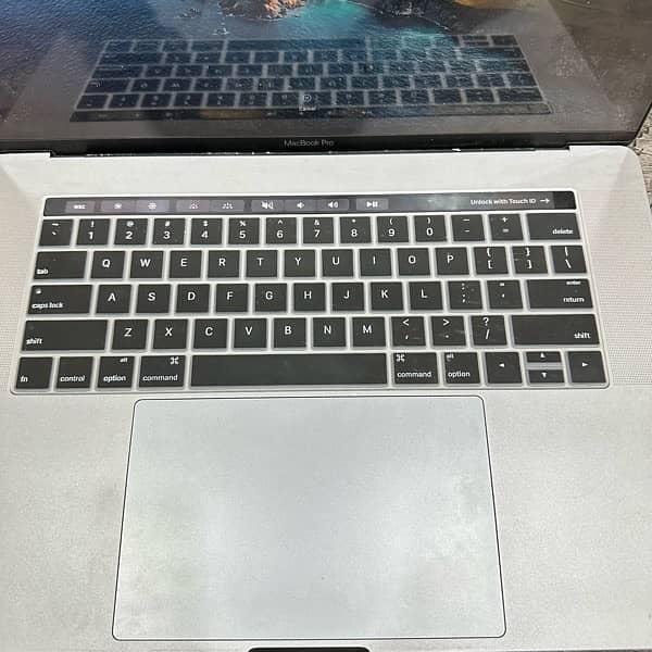 Macbook Pro 2017 Touch Bar 15 Inch 512gb SSD 6