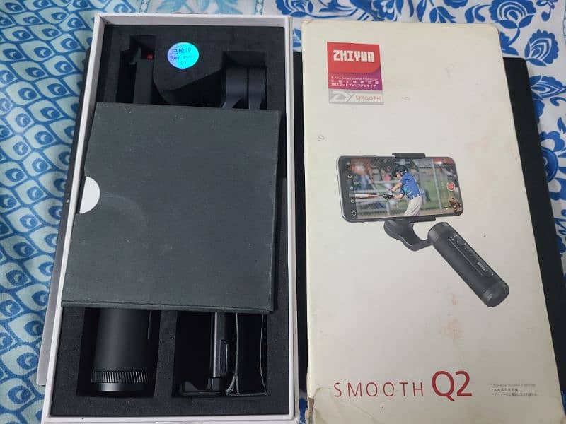 Zhiyun Smooth Q2 3-axis Mobile Gimbal for sale in Excellent condition 3