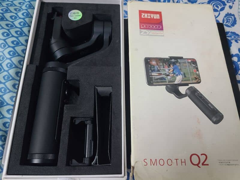 Zhiyun Smooth Q2 3-axis Mobile Gimbal for sale in Excellent condition 0