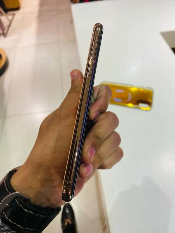 iphone XS 64GB DUAL PTA APPROVED 2