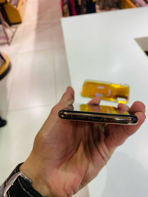 iphone XS 64GB DUAL PTA APPROVED 4