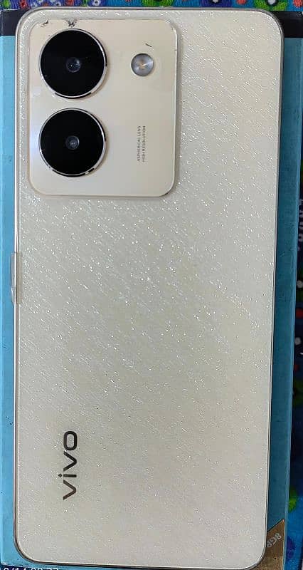 vivo y36 for sale with box and charger 2