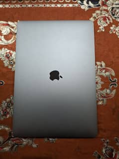 Macbook Pro 2017 15.3 inch laptop with Dedicated 4gb graphic card