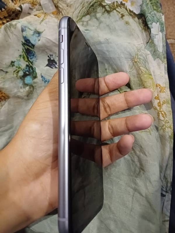 Iphone 11 jv A1 condition ladies use 2