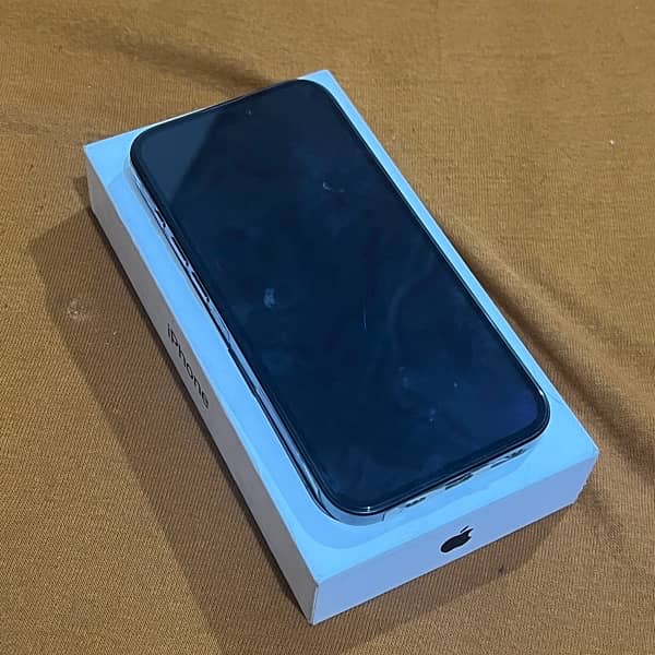 iPhone 15 PRO NON PTA JV 128GB with complete Box 3