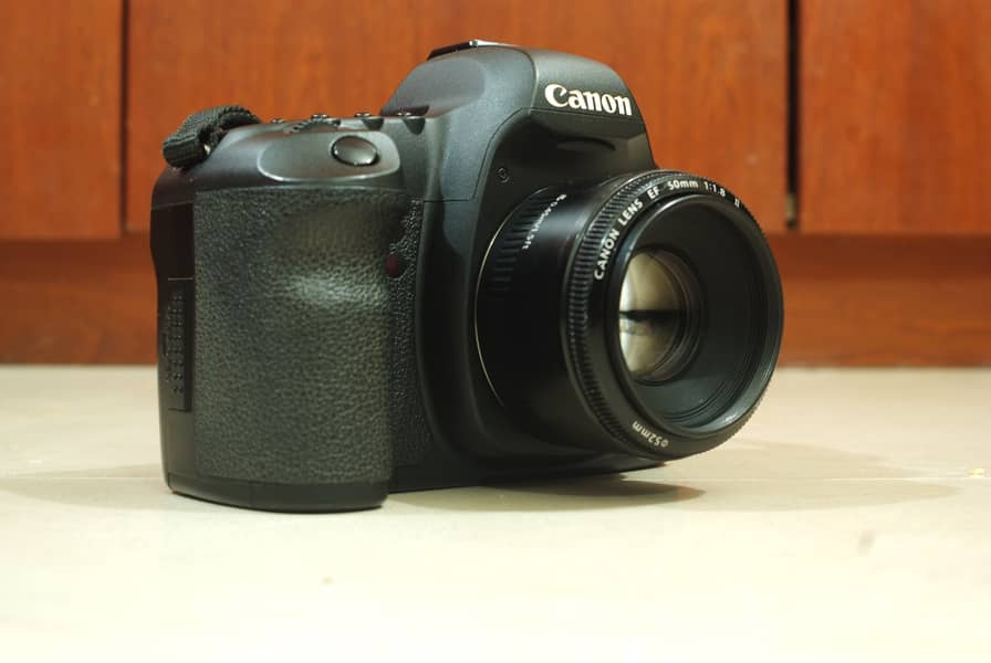 Canon EOS 5d Mark ii FullFrame 35mm professional Studio Digital Camera 2