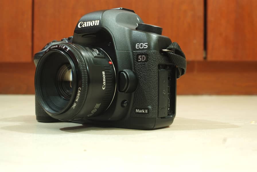 Canon EOS 5d Mark ii FullFrame 35mm professional Studio Digital Camera 3