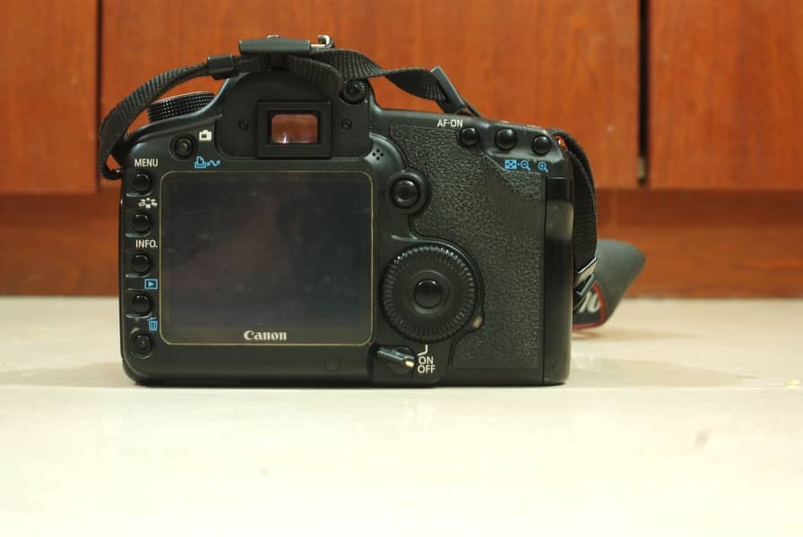 Canon EOS 5d Mark ii FullFrame 35mm professional Studio Digital Camera 4