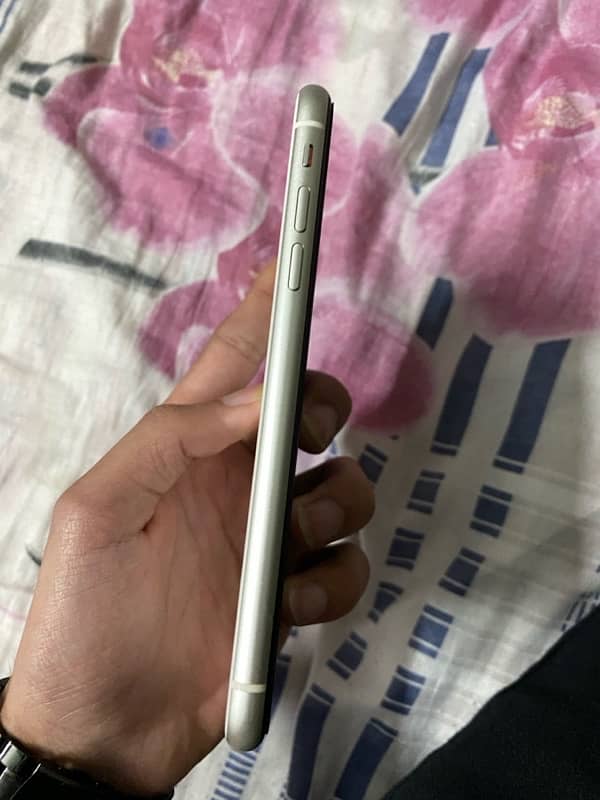 iphone 11 non PTA 2