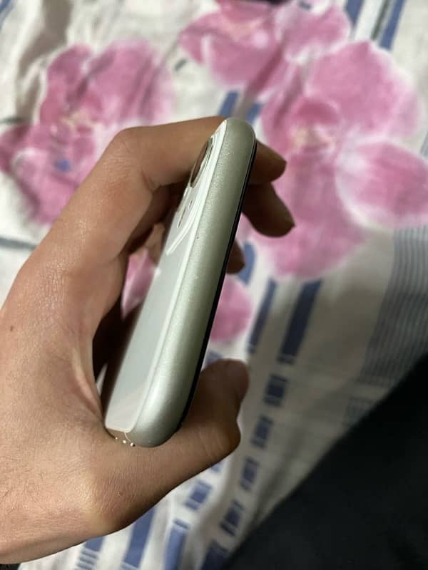 iphone 11 non PTA 3