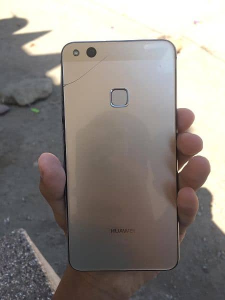 HUAWEI P10 lite 1