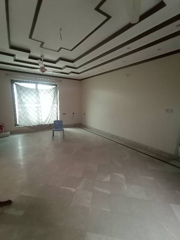 11 marla upper portion available for rent in khayaban garden sargodha road Faisalabad 1