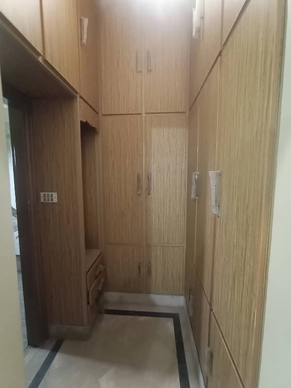 11 marla upper portion available for rent in khayaban garden sargodha road Faisalabad 3