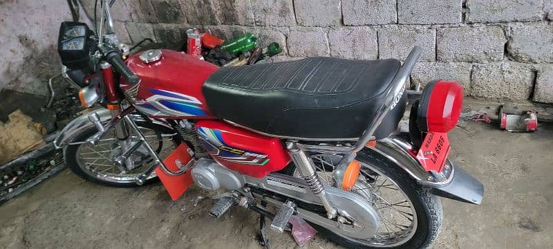 Honda 125   2022 Modal. Mardan Number 1