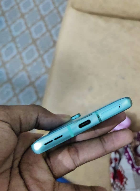 OnePlus 8 Pro Dual PTA Green Line 3