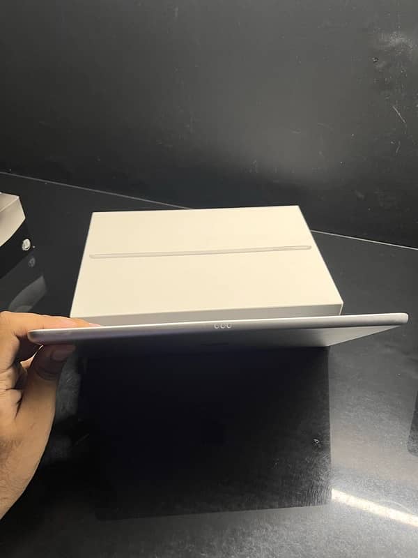 Apple Ipad 8 Generation 1