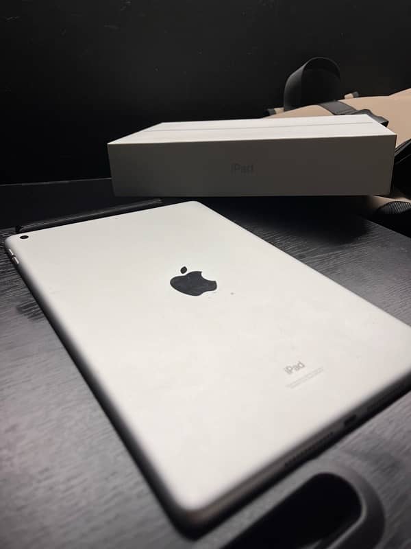 Apple Ipad 8 Generation 3