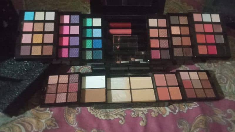 makeupkit 3