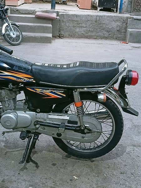 Honda 125 2018 model 10 bay 10 kandishan a 1 Honda h 4