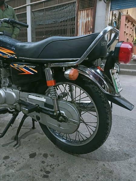 Honda 125 2018 model 10 bay 10 kandishan a 1 Honda h 9