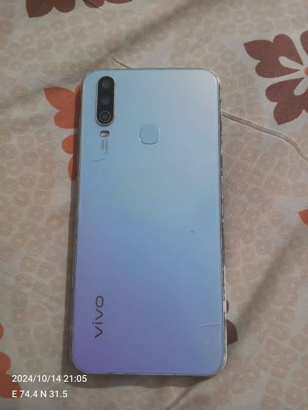 vivo Y17  koi fault nahi  ,non pta 6 ,128 2