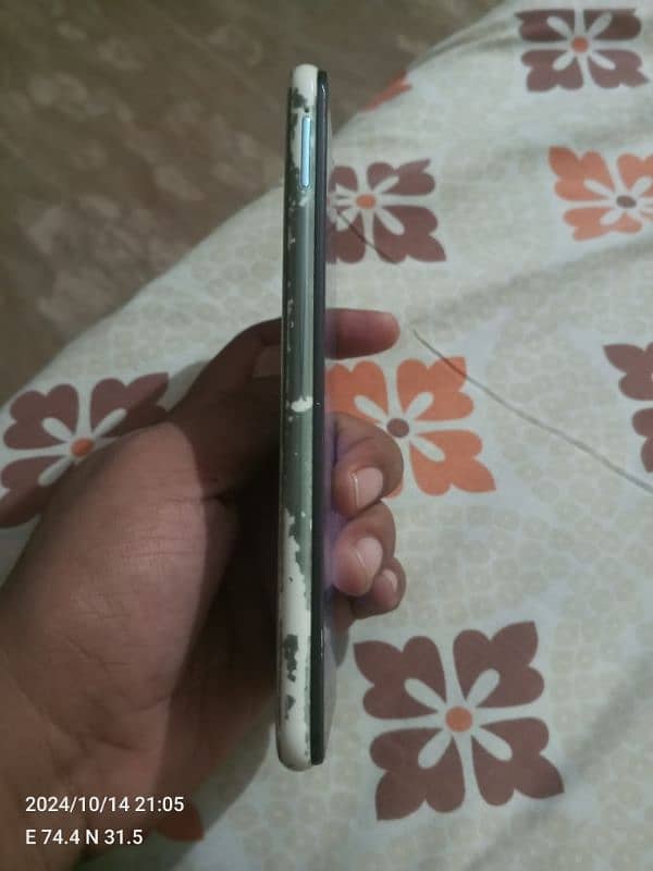 vivo Y17  koi fault nahi  ,non pta 6 ,128 3