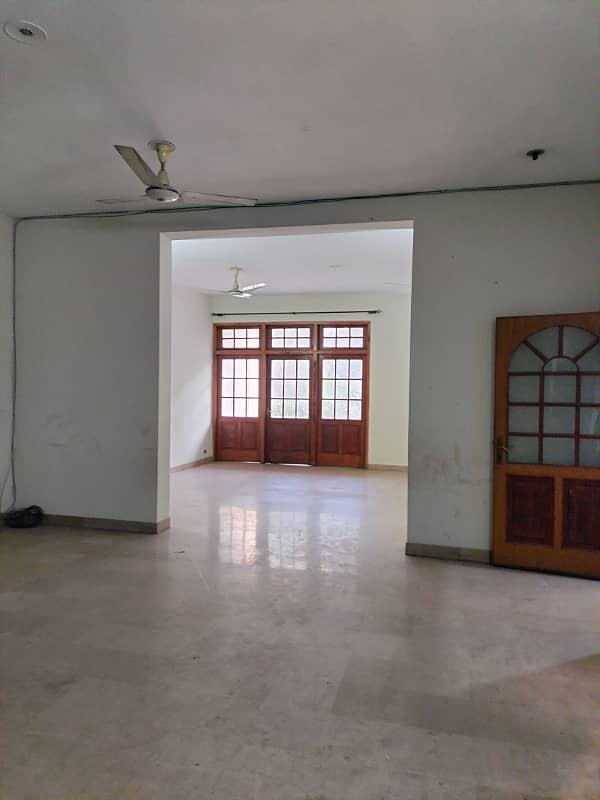 2000 Sq Ft Commercial Hall Available For Rent 7