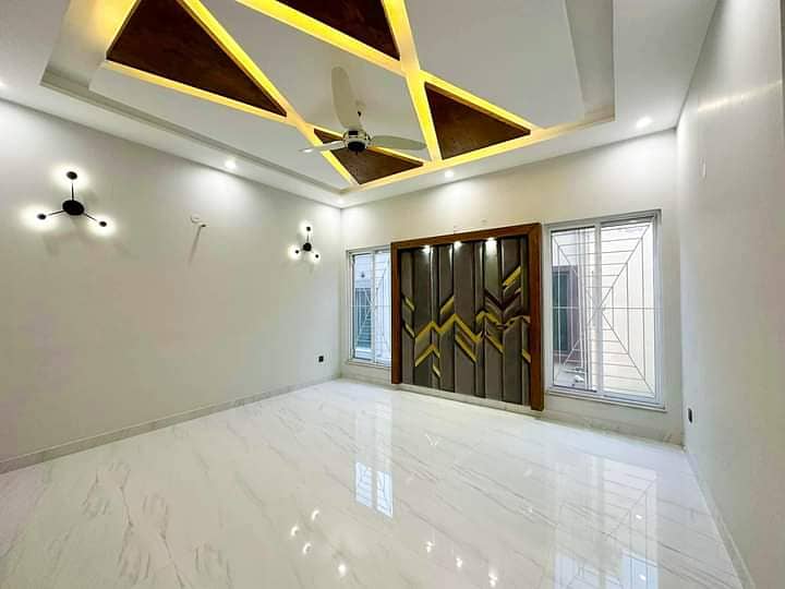 10 Marla House Available For Rent In Rafi Block Sector E Bahria Town Lahore 12