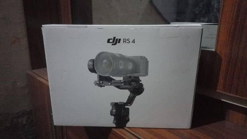 DJI ronin rs4 new not even used 0