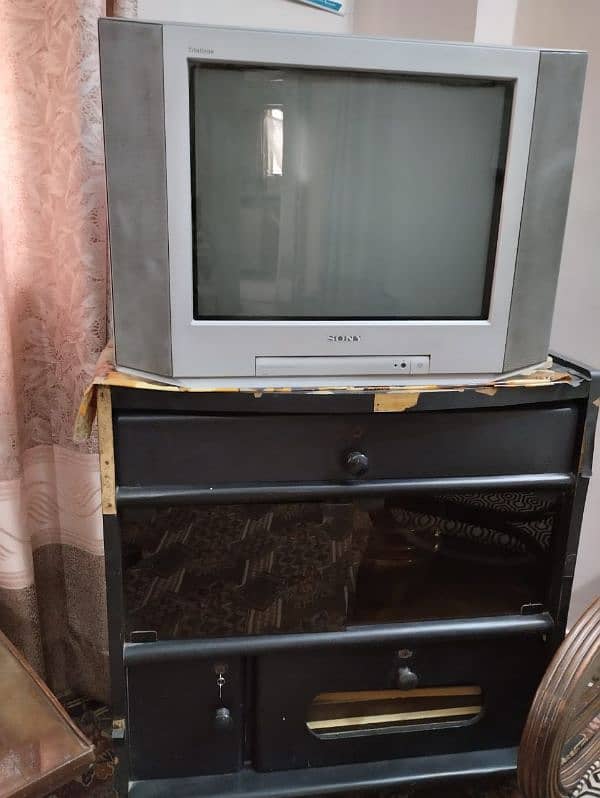 Sony trintron CRT television 1