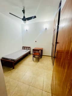 Syed Hostel (For Boys) Lahore. Separate / Independent Rooms