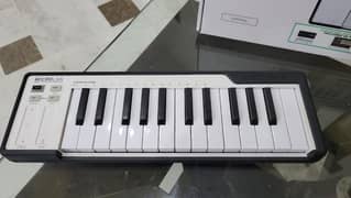 Midi Keyboard. Arturia MicroLab