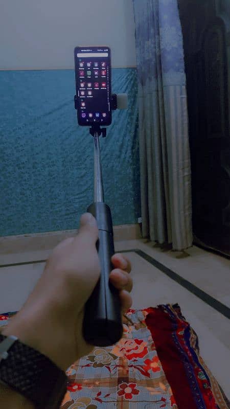 Selfy stick and stand 2