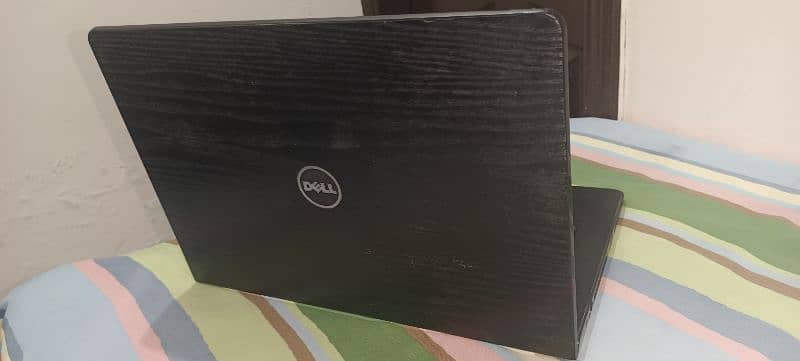 Dell laptop core i7  window 10pro installed 3