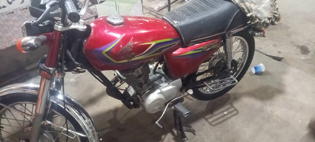 Honda 125 Bike 9