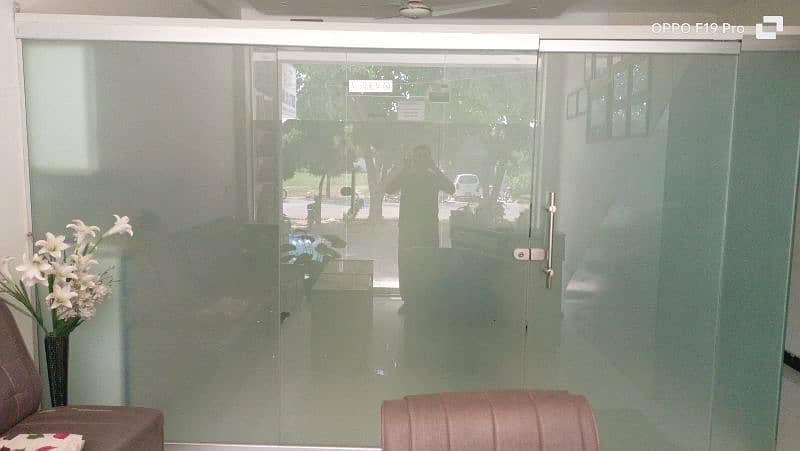 Glass partition 0